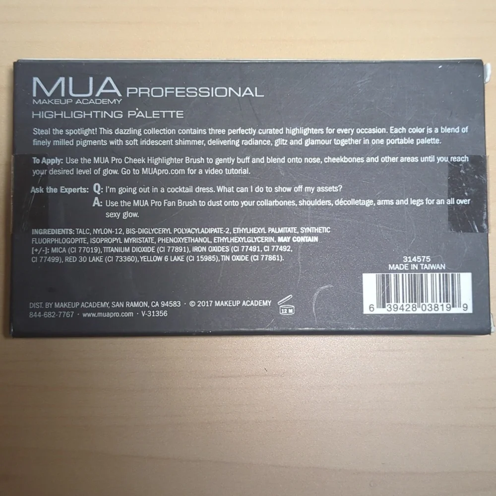 MUA Professional Highlighting Palette - Picture 2 of 2